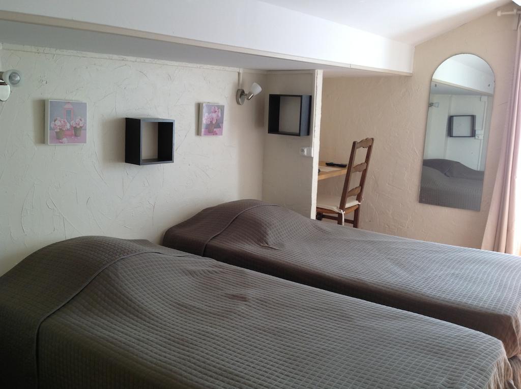 Hotel Restaurant Les Oliviers Nyons Room photo
